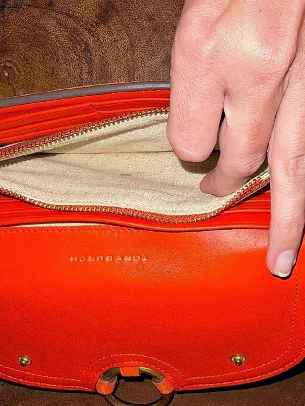 Tory Burch Pure Suede Envelope Wallet Orange - Picture 4 of 10